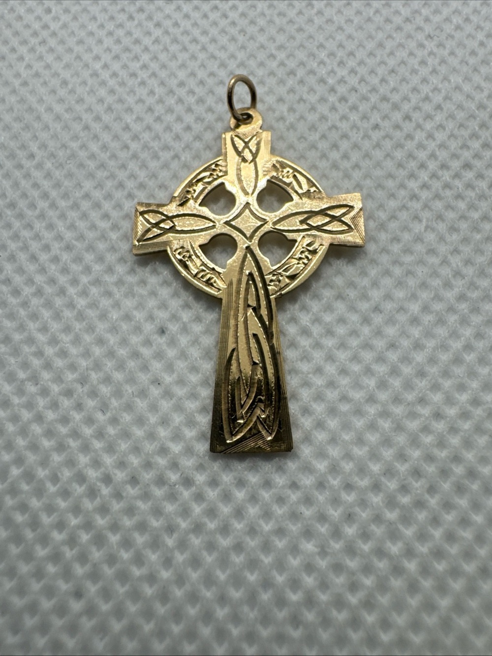 Vintage 9k Yellow Gold Celtic Knot Cross Pendant Ireland Irish UK 375 9ct 1.34g